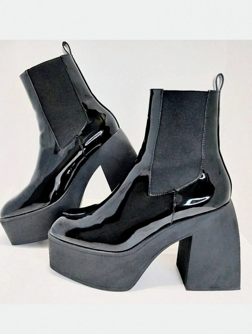 Steve Madden Teaser Patent Leather Boots, Size‎ 8.5